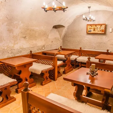 Hotel Kastiel Dezasse 4*