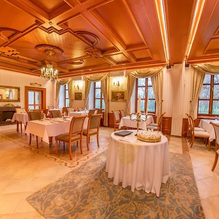 Kaštieľ Dezasse Hotel