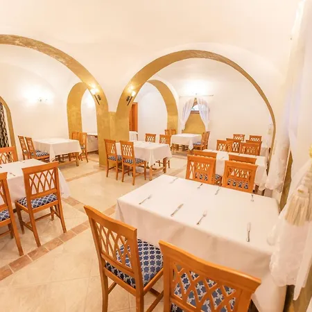 Hotel Kaštieľ Dezasse 4*
