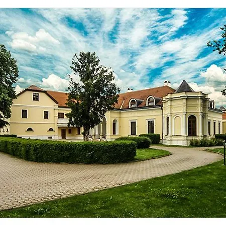Kaštieľ Dezasse Hotel